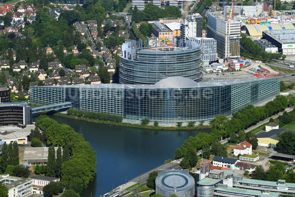 Luftbild Strasbourg - Straßburg - Europäisches Parlament - Parlement européen Strasbourg an der Avenue du Président Robert Schuman in Strasbourg in Grand Est, Frankreich