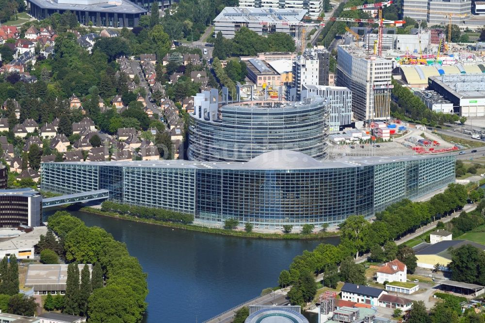 Luftaufnahme Strasbourg - Straßburg - Europäisches Parlament - Parlement européen Strasbourg an der Avenue du Président Robert Schuman in Strasbourg in Grand Est, Frankreich