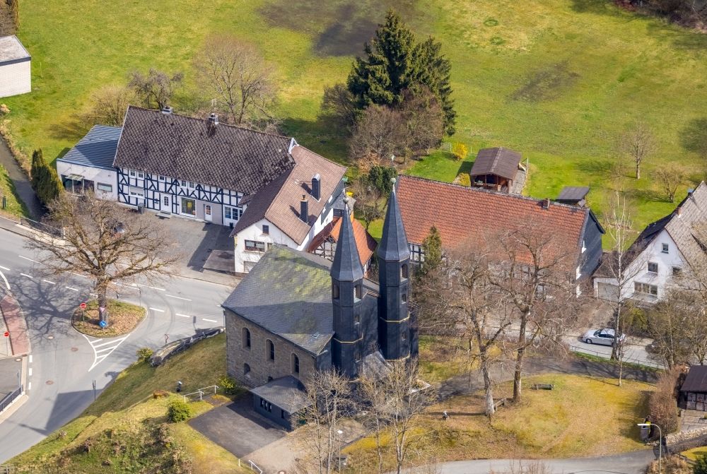 Luftaufnahme Banfe - Evangelische Kirche in Banfe im Bundesland Nordrhein-Westfalen, Deutschland