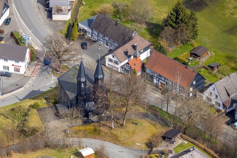 Banfe von oben - Evangelische Kirche in Banfe im Bundesland Nordrhein-Westfalen, Deutschland