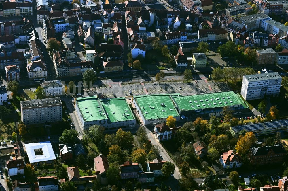 Gotha aus der Vogelperspektive: Fachmarktcenter Altstadt Forum zwischen Garten- und Moßlerstraße in Gotha im Bundesland Thüringen, Deutschland