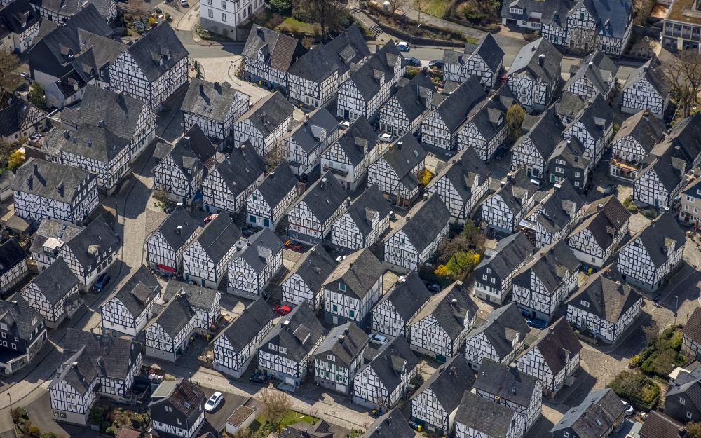 Luftbild Freudenberg - Fachwerkhaus- und Mehrfamilienhaus- Wohngebiet in Freudenberg im Bundesland Nordrhein-Westfalen, Deutschland
