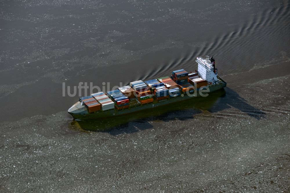 Luftbild Hetlingen - Fahrendes Containerschiff auf dem Elbe - Flußverlauf in Hetlingen im Bundesland Schleswig-Holstein, Deutschland