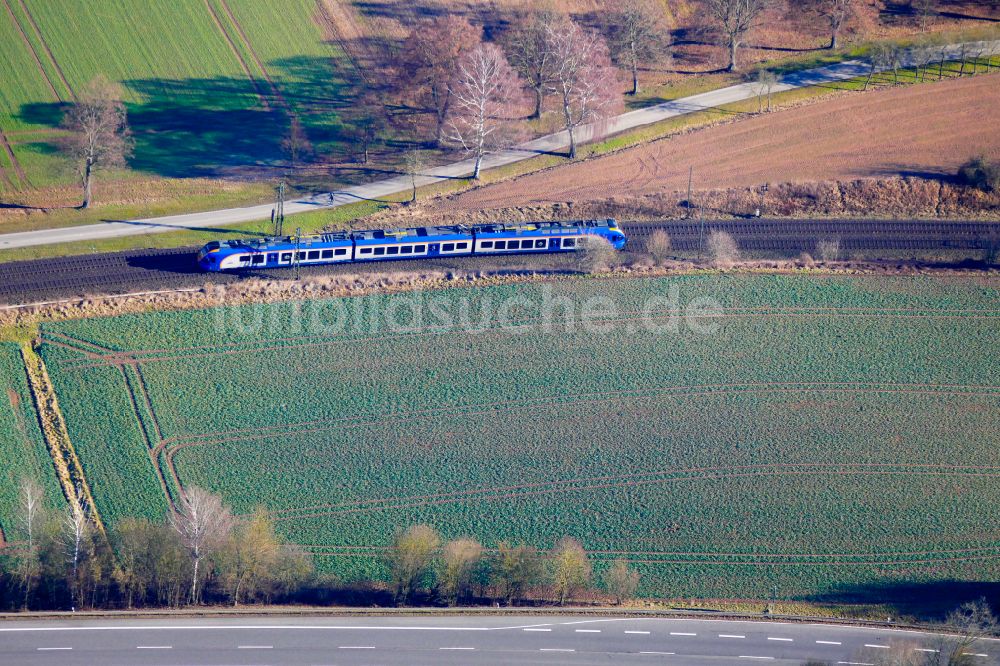 Luftbild Eschwege - Fahrt eines Cantus Zuges auf der Gleis- Strecke in Eschwege im Bundesland Hessen, Deutschland