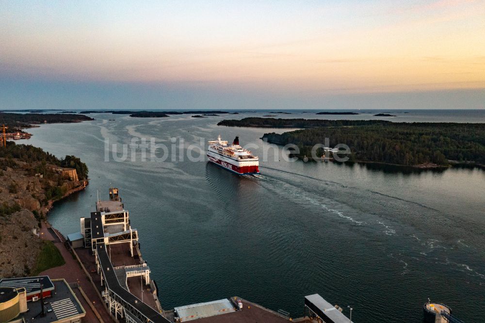 Luftbild Mariehamn - Fahrt eines Fähr- Schiffes Gabriella in Mariehamn in Mariehamns stad, Aland