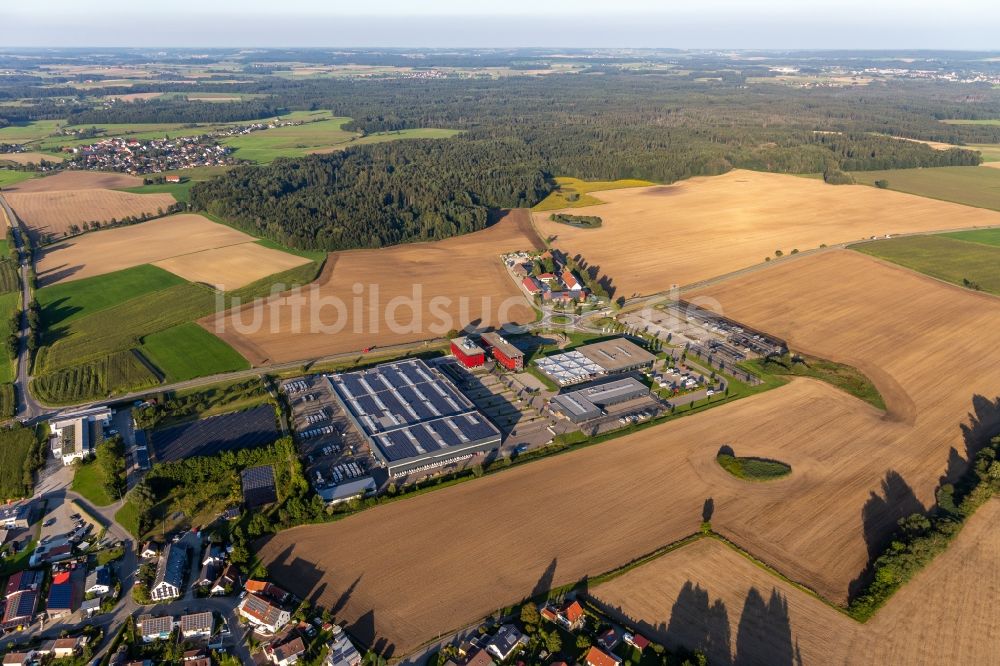 Luftbild Aulendorf - Fahrzeugbau- Werksgelände der Carthago Reisemobilbau GmbH in Aulendorf im Bundesland Baden-Württemberg, Deutschland