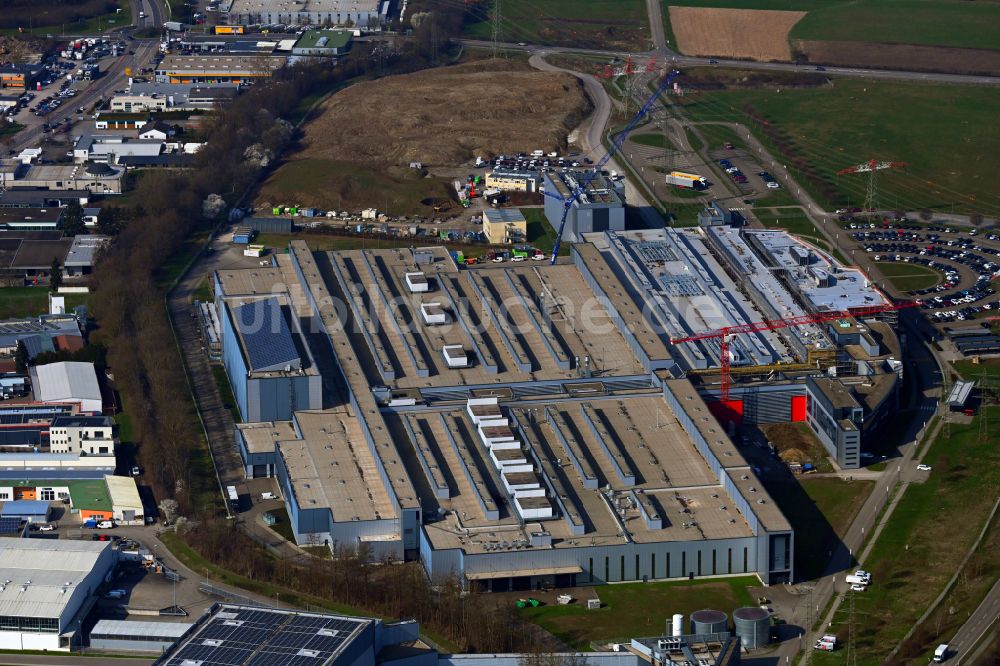 Bruchsal von oben - Fahrzeugbau- Werksgelände und Großgetriebewerk der SEW-EURODRIVE GmbH in Bruchsal im Bundesland Baden-Württemberg, Deutschland