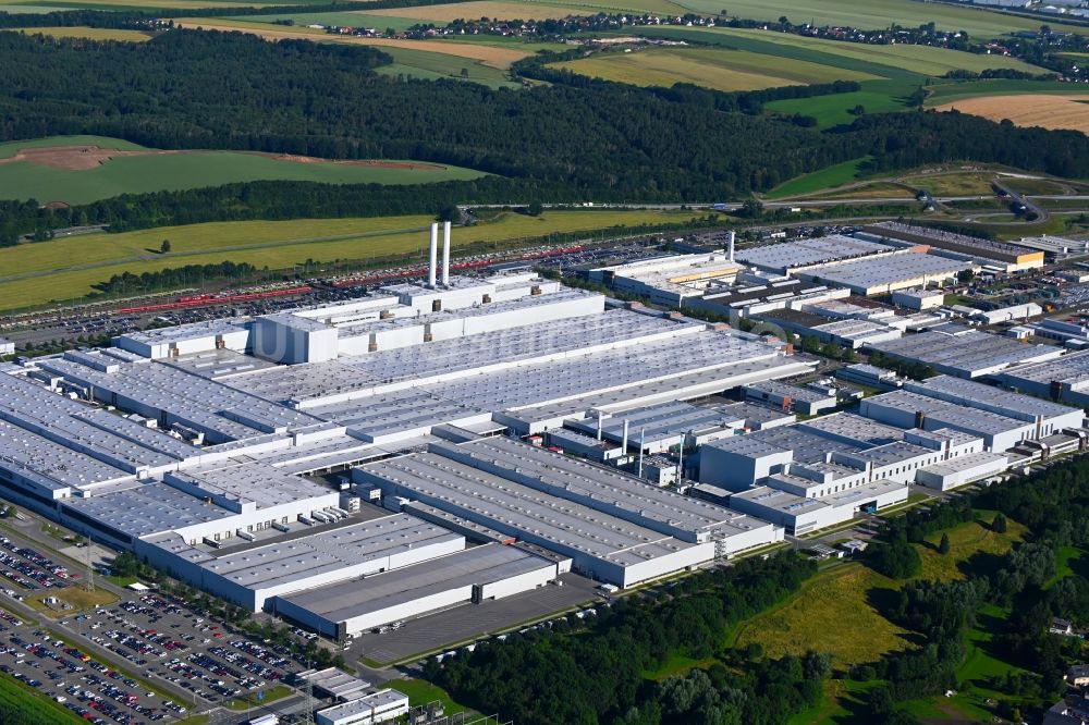 Zwickau aus der Vogelperspektive: Fahrzeugbau- Werksgelände der VW Volkawagen AG in Zwickau im Bundesland Sachsen, Deutschland