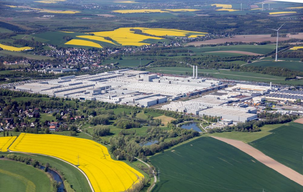 Luftaufnahme Zwickau - Fahrzeugbau- Werksgelände der VW Volkawagen AG in Zwickau im Bundesland Sachsen, Deutschland