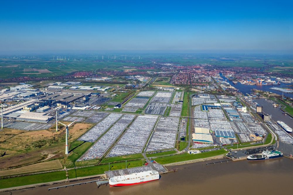 Luftbild Emden - Fahrzeugbau- Werksgelände der Volkswagen AG in Emden im Bundesland Niedersachsen, Deutschland