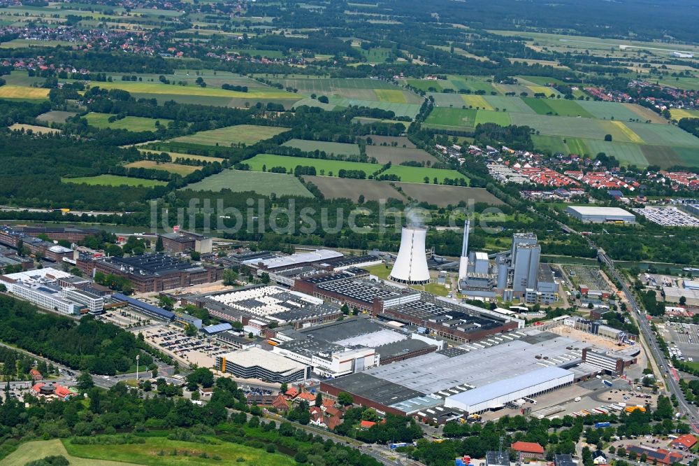 Hannover von oben - Fahrzeugbau- Werksgelände der VW VOLKSWAGEN AG in Hannover im Bundesland Niedersachsen, Deutschland