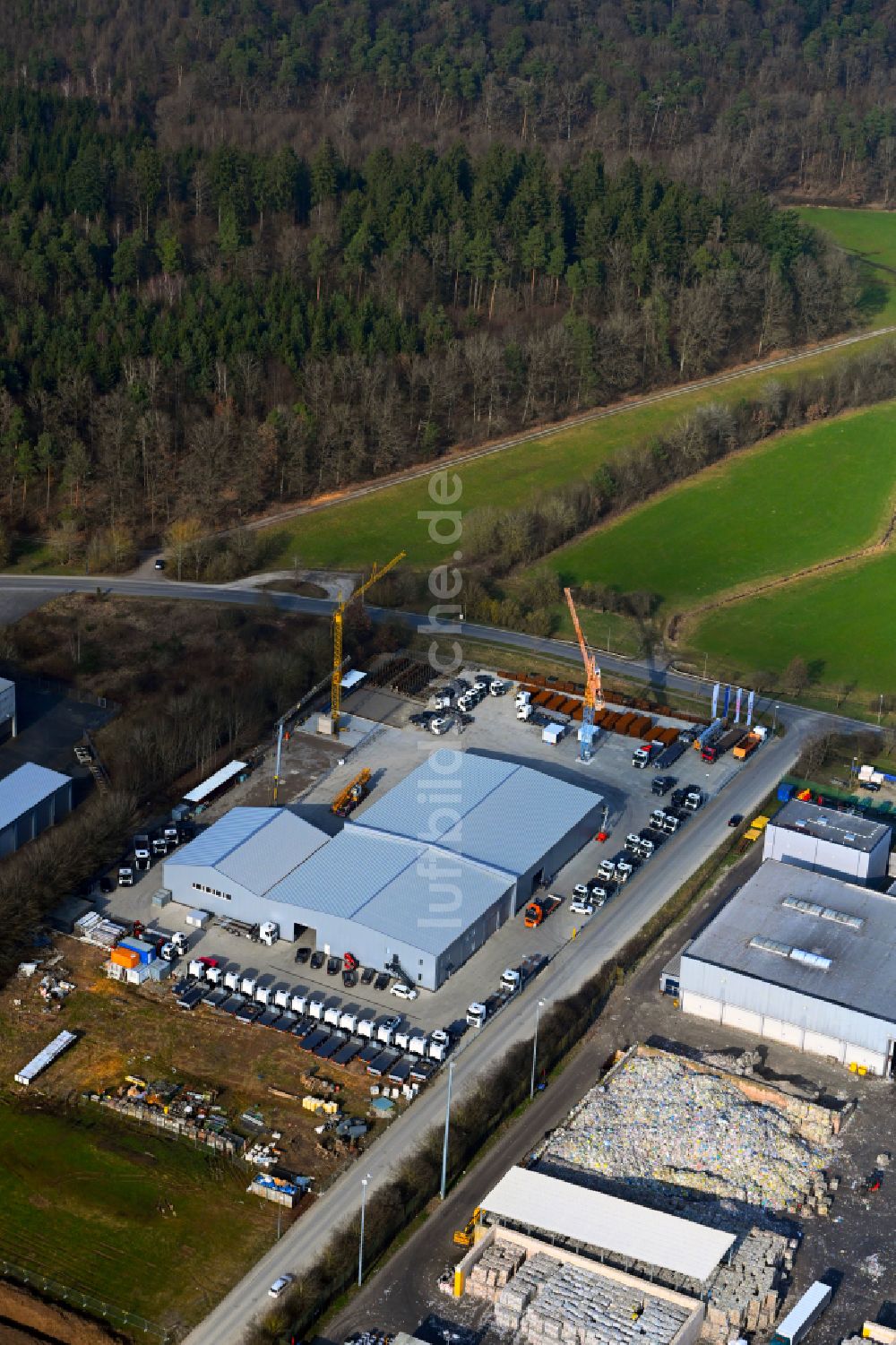 Luftaufnahme Walldürn - Fahrzeugbau- Werksgelände in Walldürn im Bundesland Baden-Württemberg, Deutschland