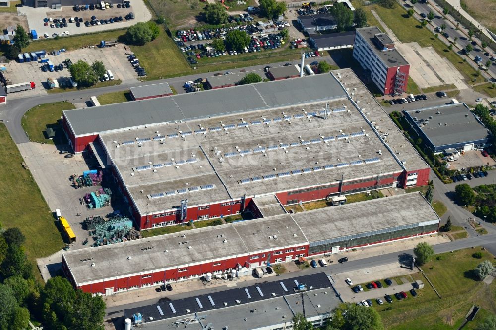 Berlin von oben - Fahrzeugbau- Werksgelände Walter Automobiltechnik GmbH im Ortsteil Marzahn in Berlin, Deutschland