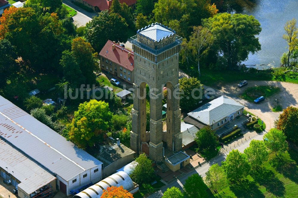 Luftbild Finow - Fassade des Baudenkmales Wasserturm Finow (ehemals Hindenburgturm) in Finow im Bundesland Brandenburg, Deutschland