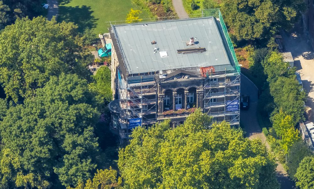 Luftaufnahme Witten - Fassaden- und Dachsanierung an der Villa Gustav Lohmann in Witten im Bundesland Nordrhein-Westfalen, Deutschland
