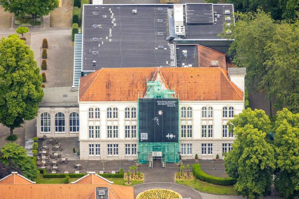 Luftaufnahme Hamm - Fassadensanierung Kurhaus- Gebäude Kurhaus Bad Hamm in Hamm im Bundesland Nordrhein-Westfalen, Deutschland