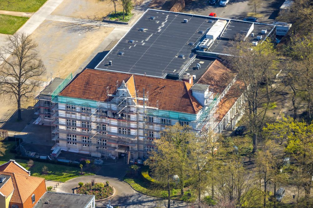Hamm von oben - Fassadensanierung Kurhaus- Gebäude Kurhaus Bad Hamm in Hamm im Bundesland Nordrhein-Westfalen, Deutschland