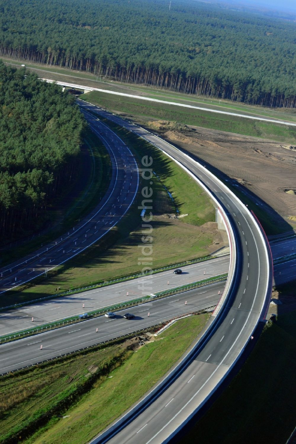 Groß Ziethen aus der Vogelperspektive: Fast fertige Baustelle zum Um- und Ausbau des Autobahndreieck AD Havelland im Bundesland Brandenburg