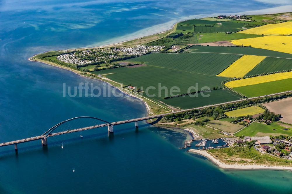 Luftbild Fehmarn - Fehmarnsundbrücke zwischen Fehmarn und dem Festland bei Großenbrode in Schleswig-Holstein, Deutschland