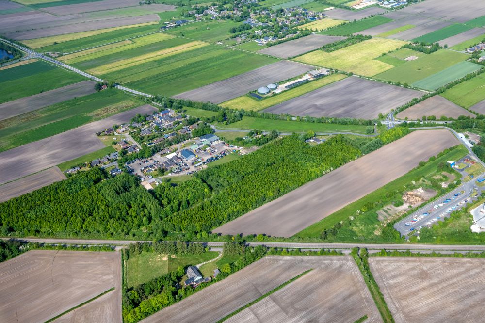 Risum-Lindholm aus der Vogelperspektive: Felder und angrenzende Waldgebiete in Risum-Lindholm im Bundesland Schleswig-Holstein, Deutschland