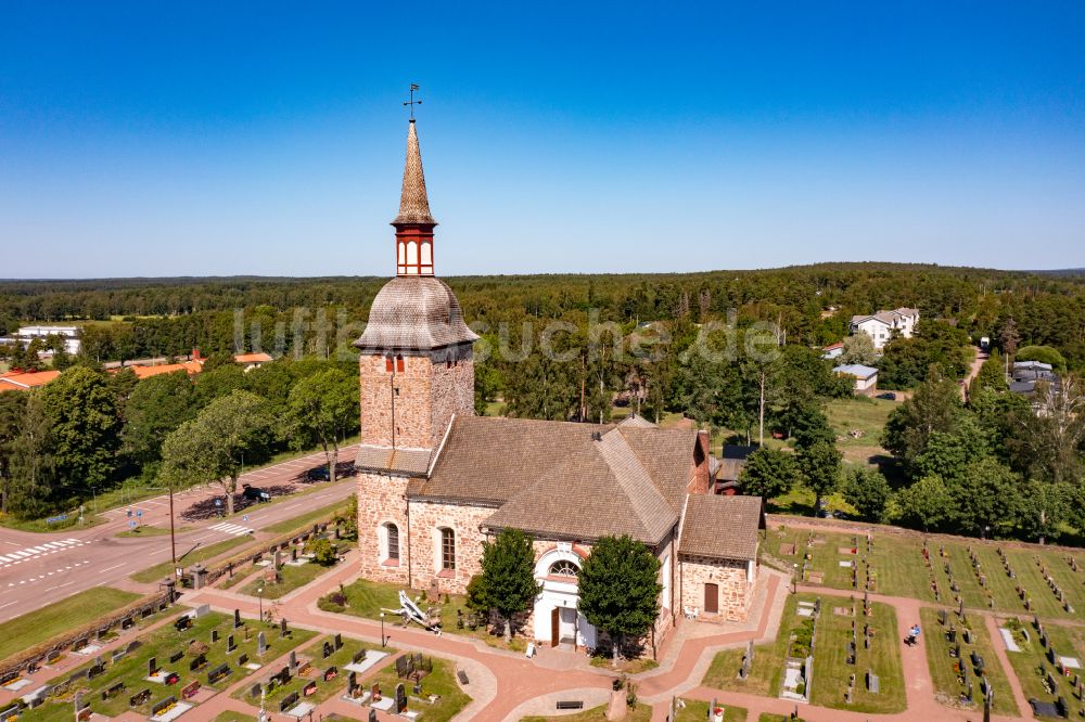 Jättböle aus der Vogelperspektive: Feldsteinkirche Jomala kyrka in Jättböle in Alands landsbygd, Aland