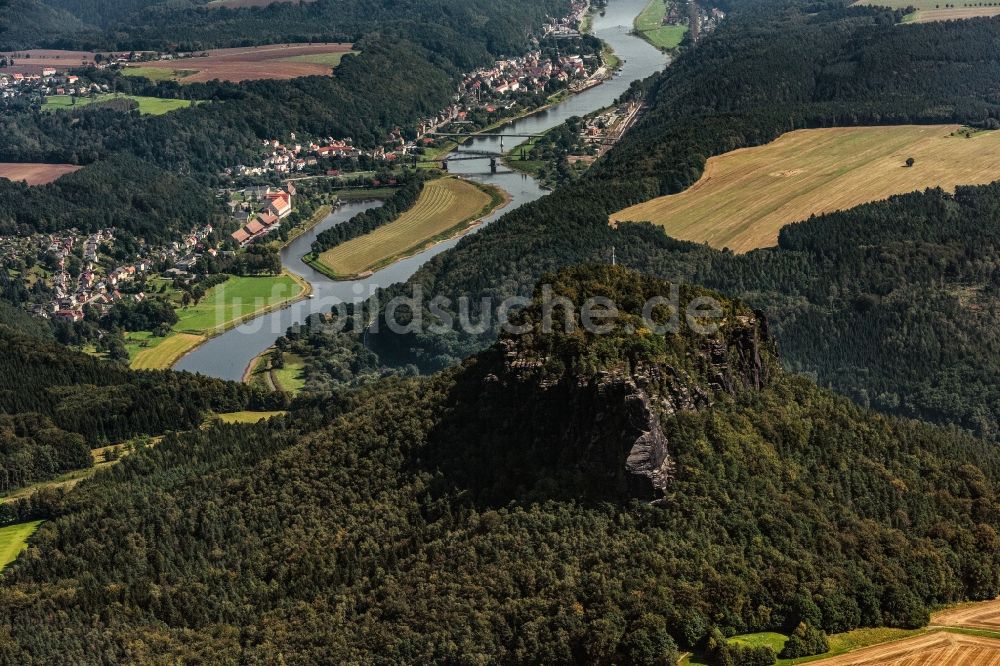 Lohmen aus der Vogelperspektive: Felsen im Basteigebiet in Lohmen im Bundesland Sachsen
