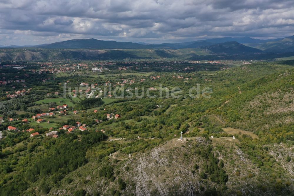 Luftaufnahme Kovacic - Felsen- und Berglandschaft Dinarisches Gebirge in Kovacic in Sibensko-kninska zupanija, Kroatien