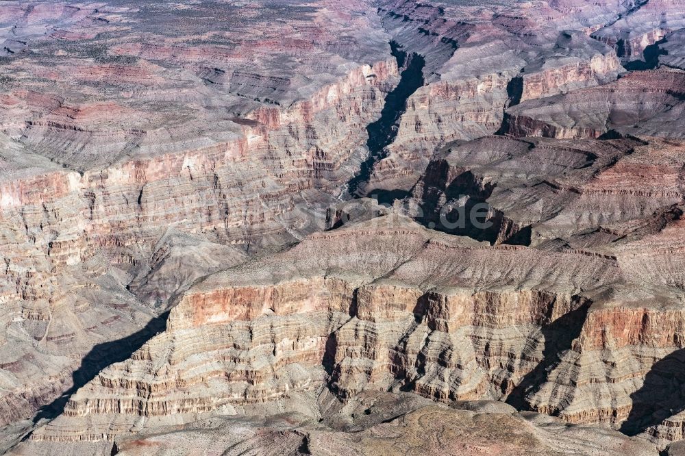 Luftaufnahme North Rim - Felsen- und Berglandschaft des Grand Canyon National Park in North Rim in Arizona, USA