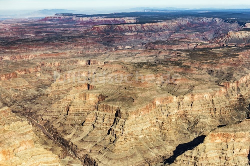 North Rim von oben - Felsen- und Berglandschaft des Grand Canyon National Park in North Rim in Arizona, USA