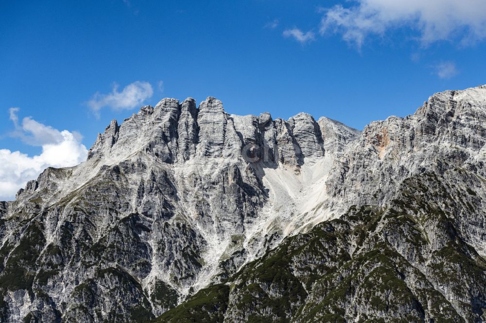 Sonnberg aus der Vogelperspektive: Felsen- und Berglandschaft der Leoganger Steinberge in Sonnberg in Salzburg, Österreich