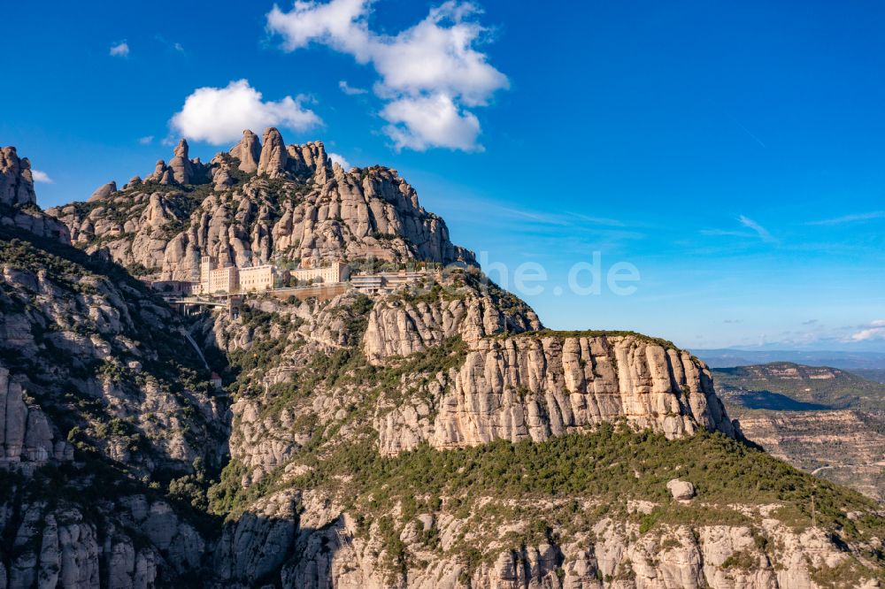 Luftaufnahme Monestir de Montserrat - Felsen- und Berglandschaft Montserrat in Monestir de Montserrat in Catalunya - Katalonien, Spanien