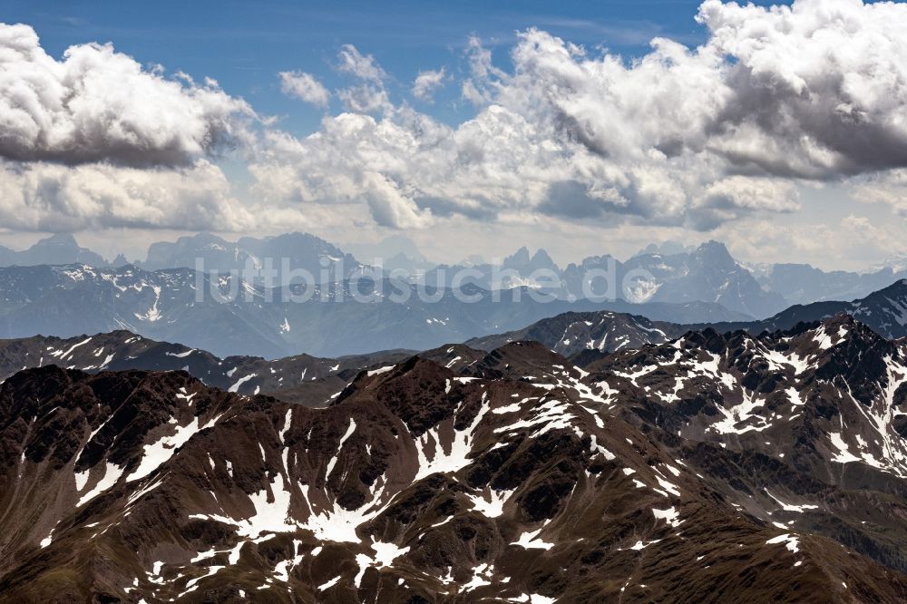 Sankt Johann im Walde von oben - Felsen- und Berglandschaft am Ober Fercher in Sankt Johann im Walde in Tirol, Österreich