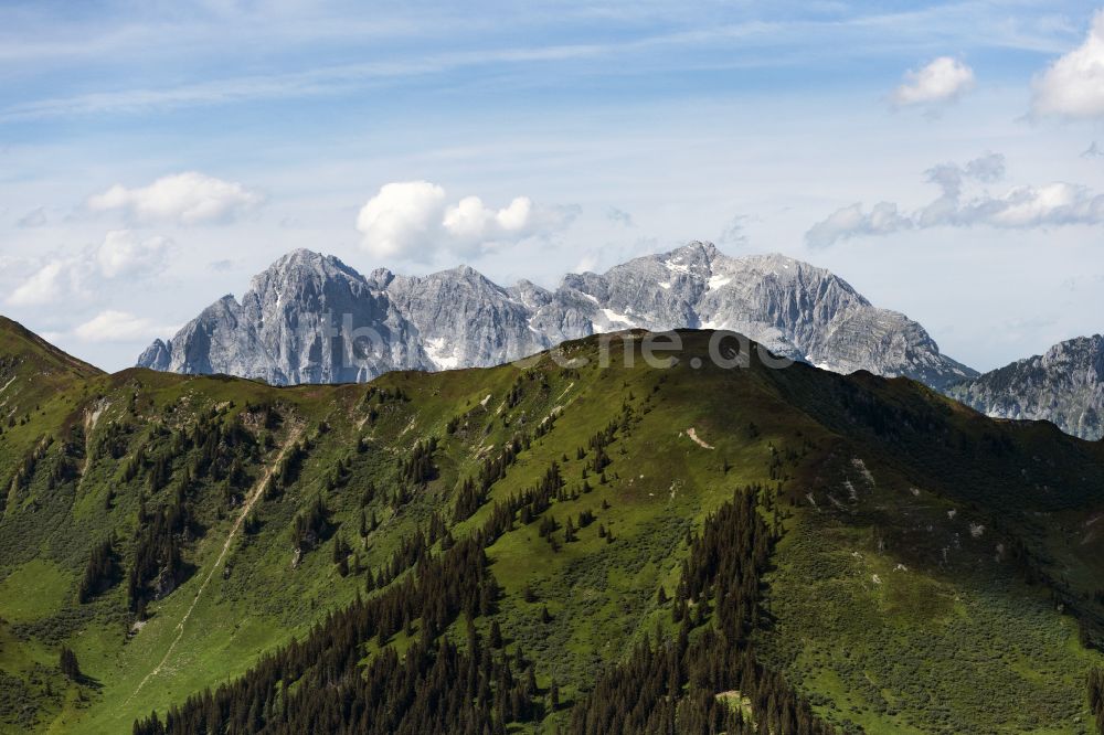 Brandschink von oben - Felsen- und Berglandschaft der Österreichischen Alpen am Nationalpark Gesäuse in Brandschink in Steiermark, Österreich