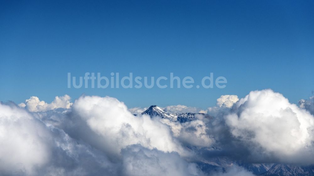 Luftaufnahme Tirol - Felsen- und Berglandschaft in in Tirol, Österreich