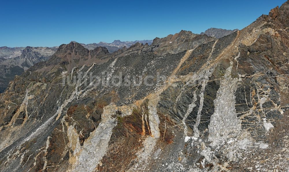 Luftbild Val Forno - Felsen- und Berglandschaft in Val Forno in Graubünden, Schweiz