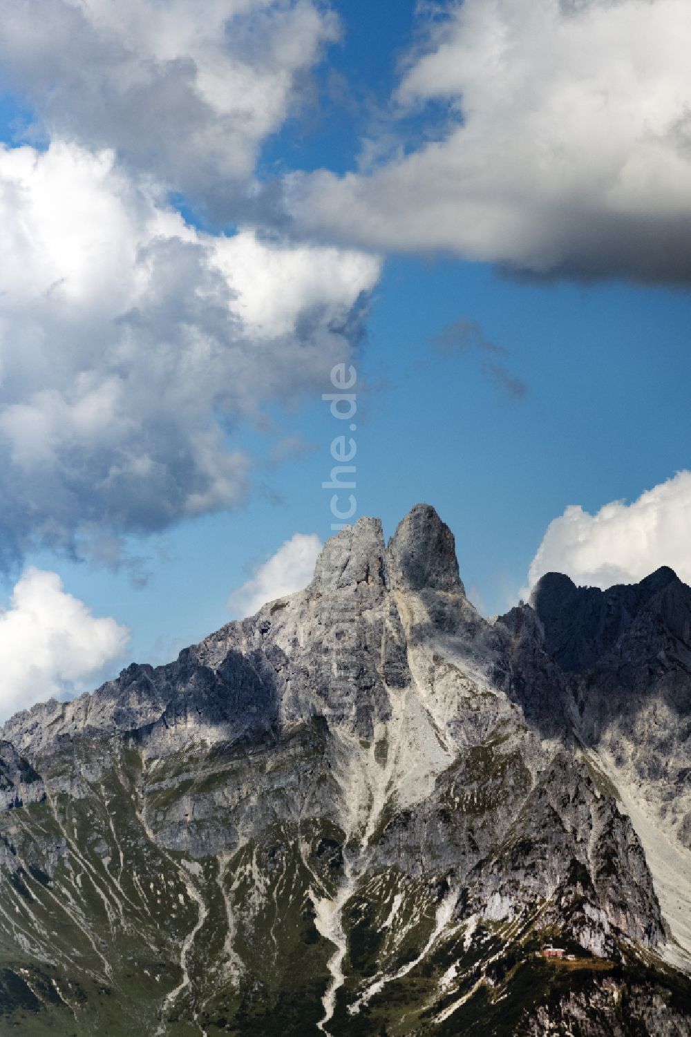 Luftbild Warter - Felsen- und Berglandschaft im westlichen Teil des Dachsteingebirges mit den Gipfeln der Bischofsmütze in Warter in Salzburg, Österreich