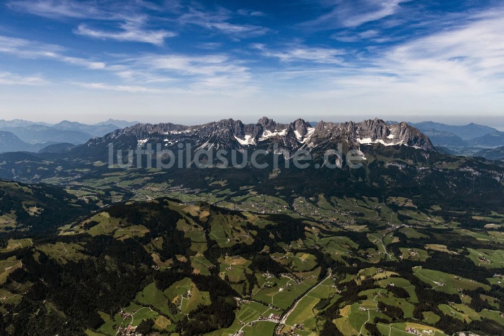Luftbild Ellmau - Felsen- und Berglandschaft Wilden Kaiser in Ellmau in Tirol, Österreich
