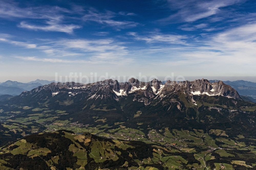 Luftaufnahme Ellmau - Felsen- und Berglandschaft Wilden Kaiser in Ellmau in Tirol, Österreich