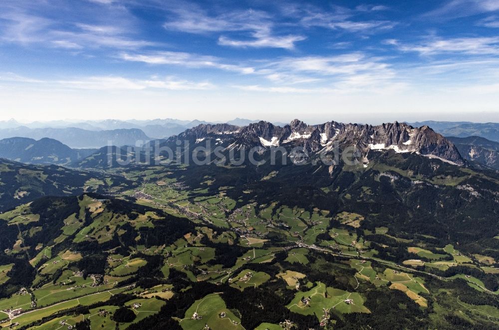 Ellmau aus der Vogelperspektive: Felsen- und Berglandschaft Wilder Kaiser in Ellmau in Tirol, Österreich