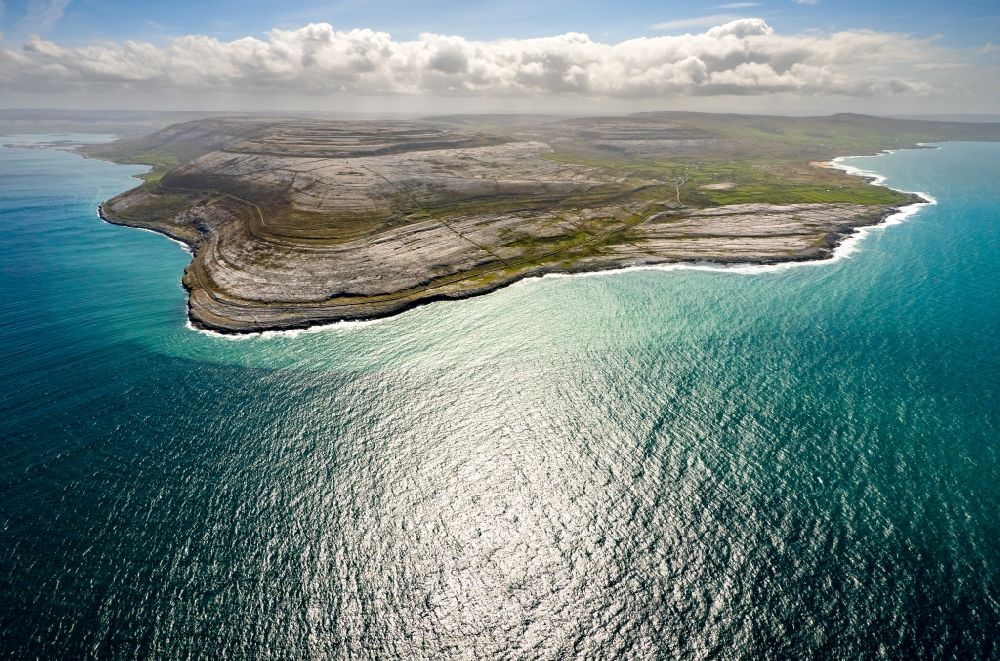 Luftaufnahme Murroogh - Felsen- Küsten- Landschaft an der Steilküste Nordatlantischer Ozean in Murroogh in Clare, Irland