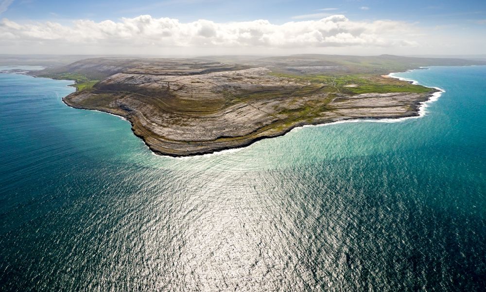 Murroogh von oben - Felsen- Küsten- Landschaft an der Steilküste Nordatlantischer Ozean in Murroogh in Clare, Irland