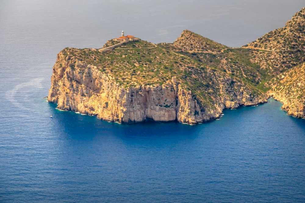 Luftbild Andratx - Felsplateau Sa Dragonera - Dracheninsel in Andratx auf der balearischen Mittelmeerinsel Mallorca, Spanien