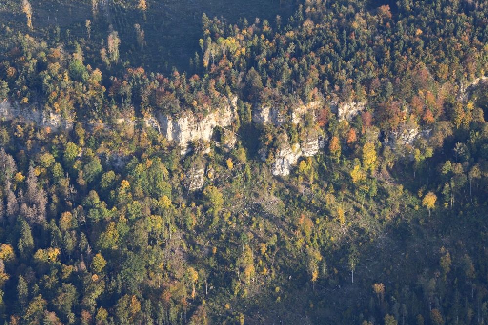 Luftbild Blumberg - Felswand der Wutachflühen im Naturschutzgebiet der Wutachschlucht bei Blumberg im Bundesland Baden-Württemberg, Deutschland