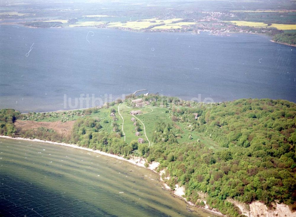 Insel Vilm aus der Vogelperspektive: Ferienanlagen auf der Insel Vilm.