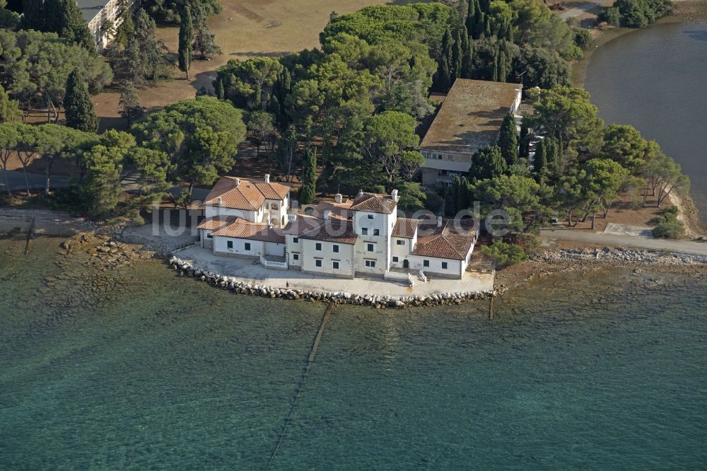 Pula von oben - Ferienhaus Anlage am Adriatischen Meer in Pula in Gespanschaft Istrien, Kroatien