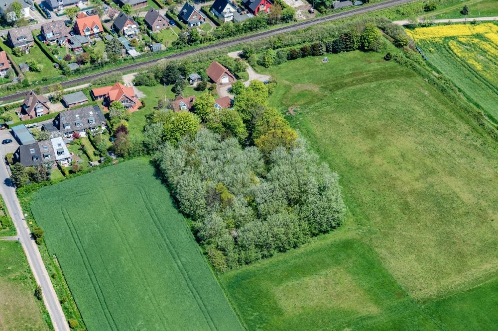 Luftaufnahme Tinnum - Ferienhaus- Anlage des Ferienparks Eibenhof in Tinnum (Sylt) im Bundesland Schleswig-Holstein, Deutschland