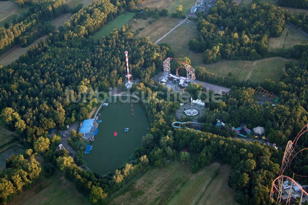 Luftaufnahme Haßloch - Ferienhaus- Anlage des Ferienparks Holiday Park in Haßloch im Bundesland Rheinland-Pfalz, Deutschland
