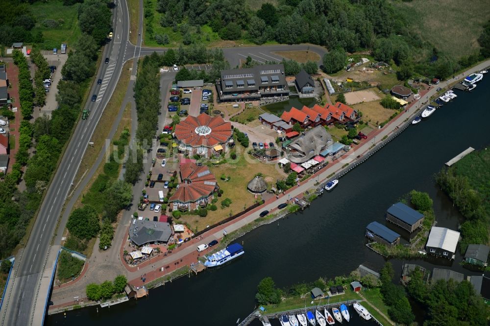 Luftbild Plau am See - Ferienhaus- Anlage des Ferienparks An der Metow in Plau am See im Bundesland Mecklenburg-Vorpommern, Deutschland