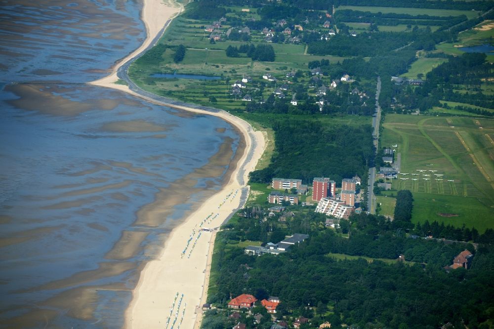 Wyk auf Föhr aus der Vogelperspektive: Ferienhaus Anlage an der Küste in Wyk auf Föhr im Bundesland Schleswig-Holstein