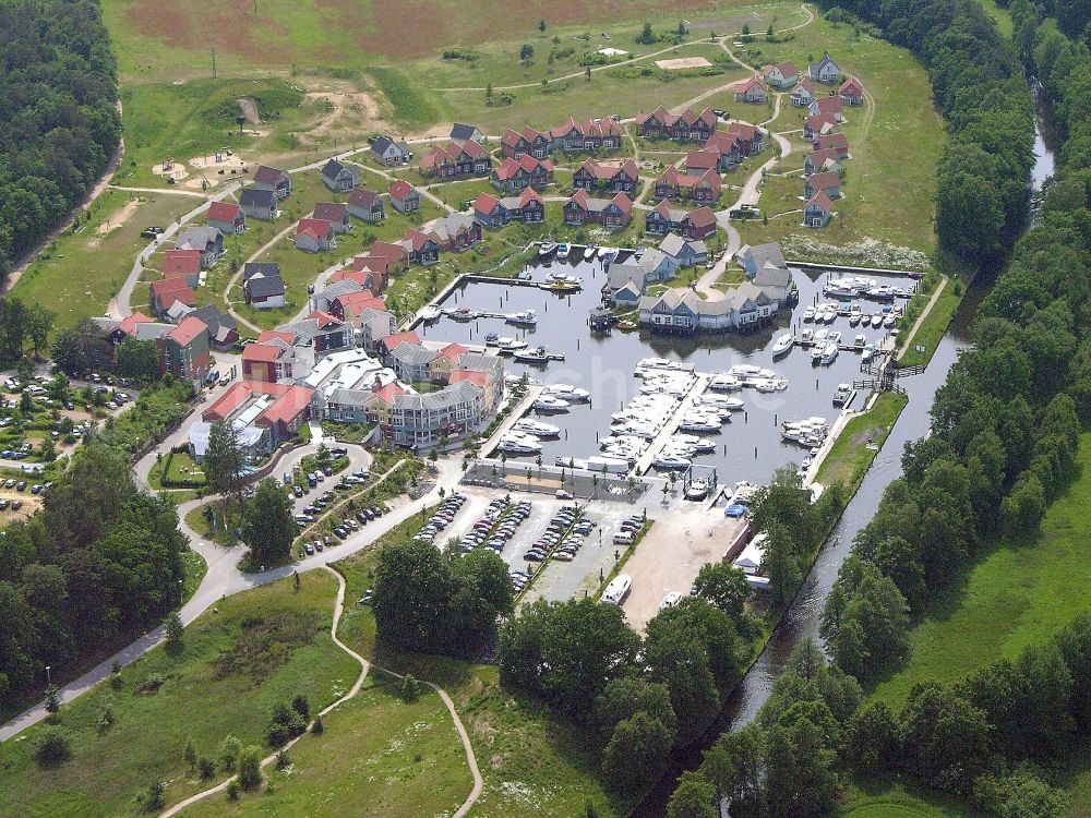 Luftbild Kleinzerlang - Ferienhaus Anlage Marina Wolfsbruch in Kleinzerlang im Bundesland Brandenburg, Deutschland